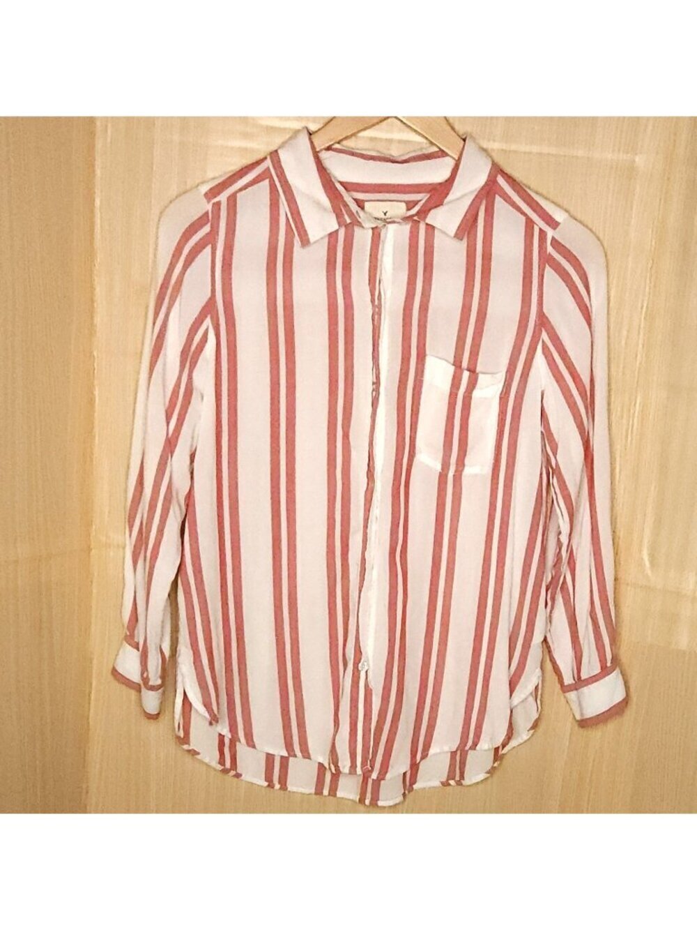 American Eagle Red White Faded Look Striped Silky Button Down Medium